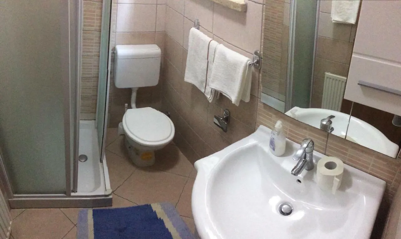 פורץ Apartmani Perla